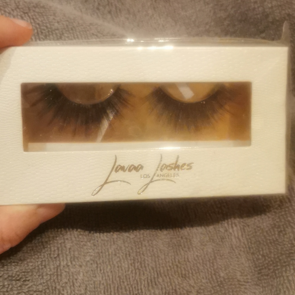 Lavaa lashes premium faux mink lashes